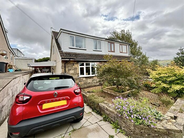 3 Bedroom Semi-Detached House For Sale In Harcourt Avenue, Thornton, Bradford, BD13
