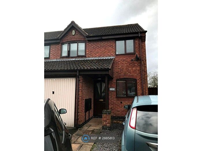 3 Bedroom Semi-Detached House To Rent In Sixth Avenue, Edwinstowe, Mansfield, NG21
