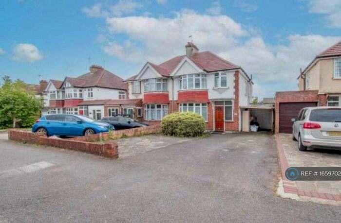 3 Bedroom Semi-Detached House To Rent In Pinner Road, Northwood, HA6