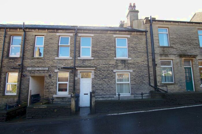 4 Bedroom Terraced House To Rent In Co Operative Terrace, Stainland, HX4