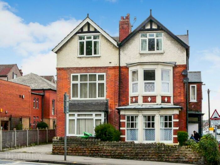2 Bedroom Flat To Rent In Mansfield Road, Sherwood, Nottingham, NG5