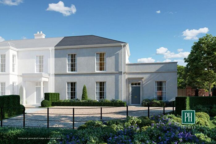 4 Bedroom Semi Detached House For Sale In The Dee, Deanwater Drive, Woodford, SK7