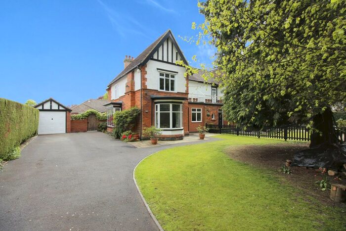 4 Bedroom Semi-Detached House For Sale In Fords Avenue, Healing, Grimsby, Lincolnshire, DN41