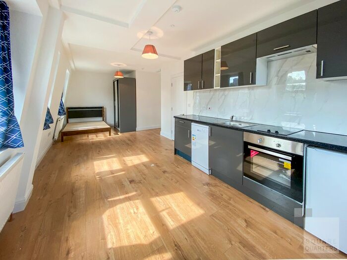 Studio To Rent In Holloway Road, Holloway, N7