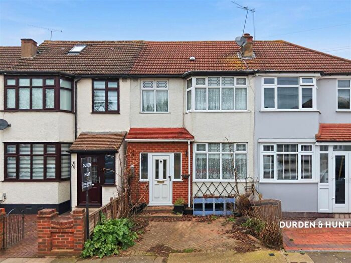 3 Bedroom Terraced House For Sale In Bruce Avenue, Hornchurch, RM12