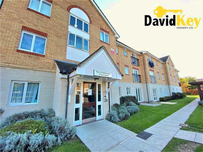 2 Bedroom Flat To Rent In Tysoe Avenue, Enfield, EN3