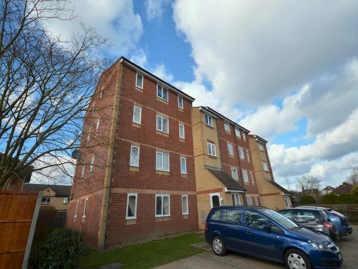 1 Bedroom Flat To Rent In Lundy House Himalayan Way, Watford, WD18