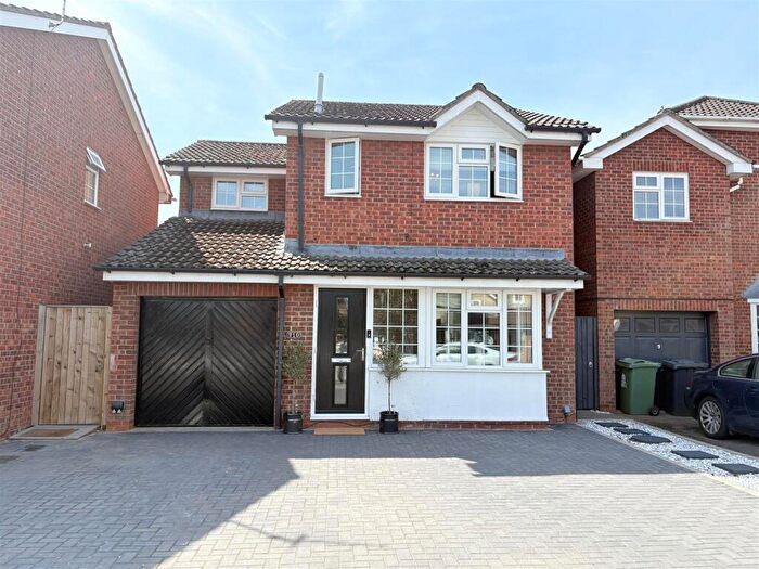 3 Bedroom Detached House For Sale In Spinney Road, Barnwood, Gloucester, GL4