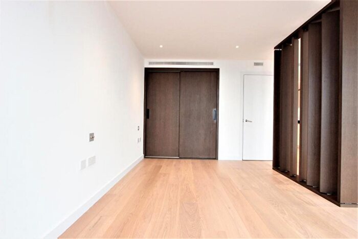 1 Bedroom Studio To Rent In Landmark Pinnacle, Canary Wharf, E14