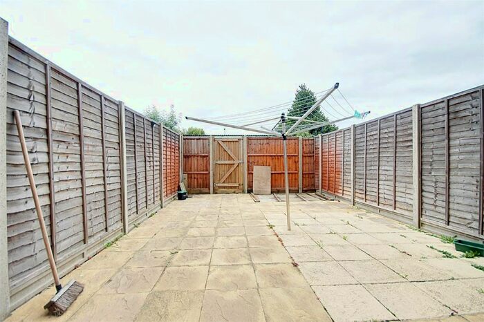 2 Bedroom Maisonette To Rent In Gatward Green, Edmonton, N9