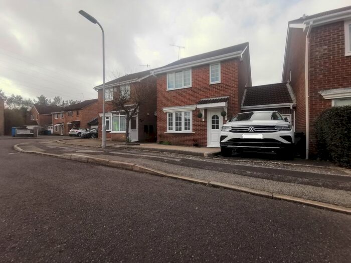 3 Bedroom Detached House To Rent In Godmanston Close, Poole, BH17