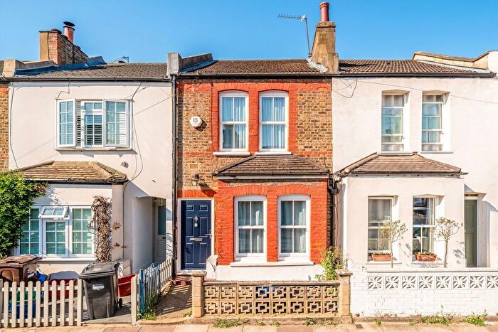 2 Bedroom Property To Rent In Linkfield Road, Isleworth, TW7