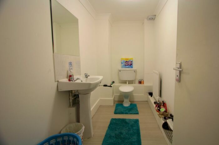 5 Bedroom Flat To Rent In Riggensdale Rd, Streatham SW16