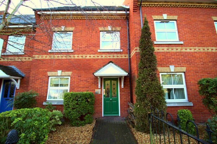 2 Bedroom Flat To Rent In Victoria Mews St. Judes Road, Englefield Green, Egham, Surrey, TW20