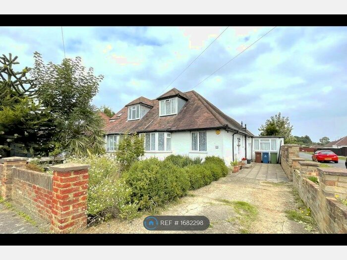 2 Bedroom Bungalow To Rent In Chartley Avenue, Stanmore, HA7