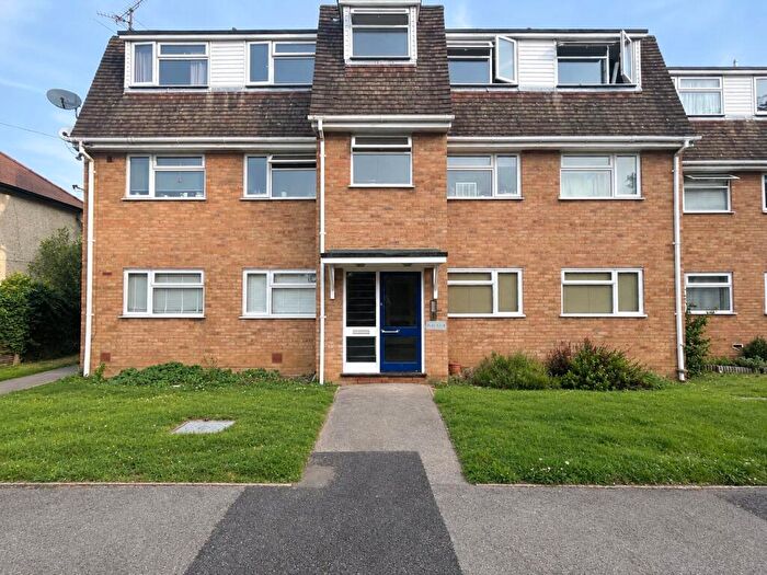 Property For Sale In Bath Road, Taplow, Maidenhead, SL6