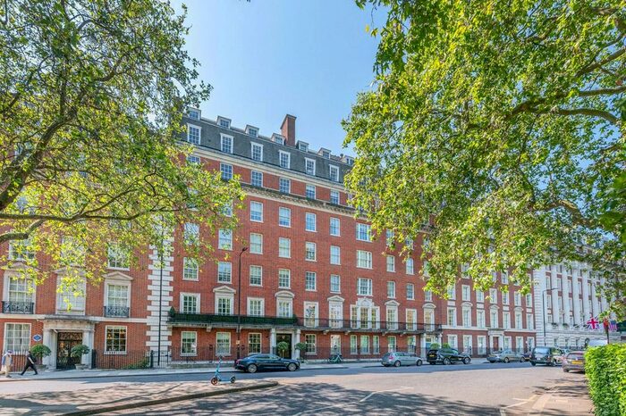 3 Bedroom Flat To Rent In Grosvenor Square, Mayfair, London, W1K