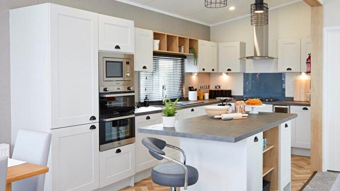 2 Bedroom Park Home For Sale In Sandhills Holiday Park, BH23