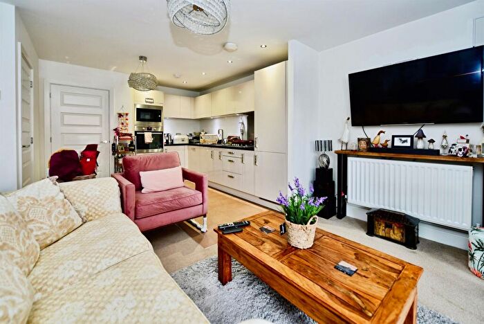2 Bedroom Semi-Detached House For Sale In Wheatsheaf Way, Clowne, Chesterfield, S43