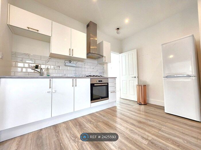 2 Bedroom Flat To Rent In Sunningfields Road, London, NW4