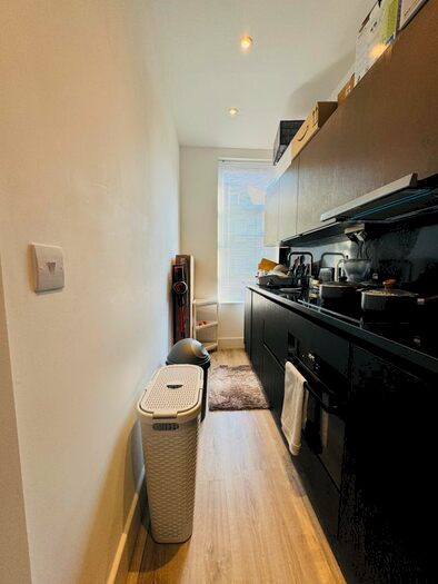 1 Bedroom Flat To Rent In Rita Road, London, SW8