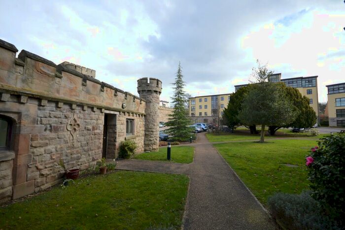 1 Bedroom Apartment To Rent In Queens Mews, Nr City Centre, S2