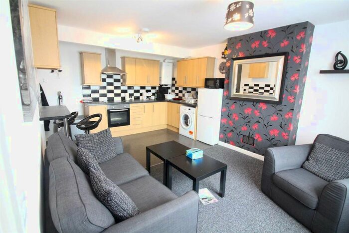 1 Bedroom Flat To Rent In Westbourne Road, Downend, Bristol, BS16