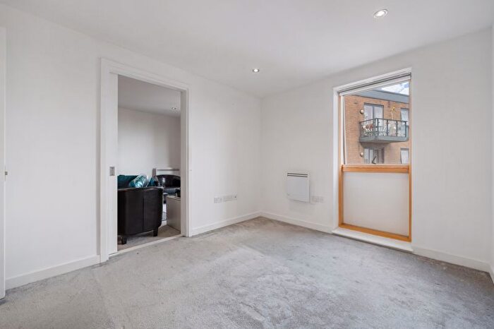 1 Bedroom Flat To Rent In Durnsford Road, London, SW19