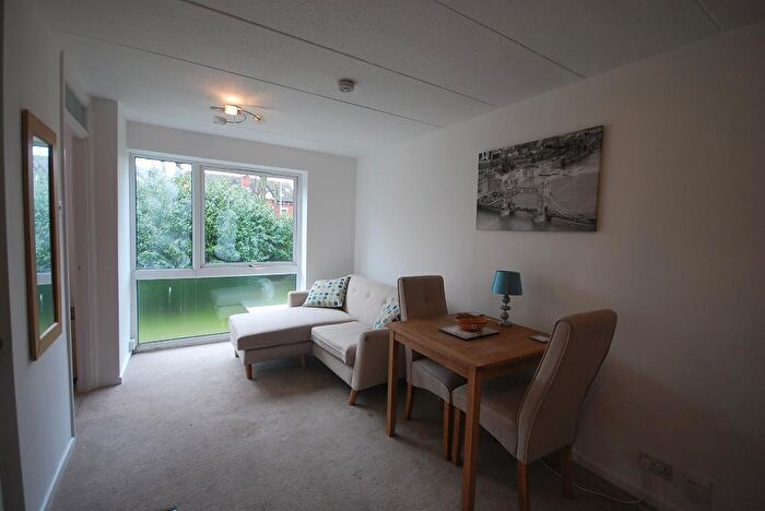 1 Bedroom Flat To Rent In Palatine Road, Didsbury, Manchester, M20