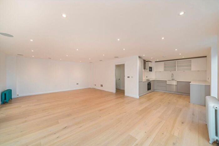 3 Bedroom Flat For Sale In Wharf Street, Deptford, SE8