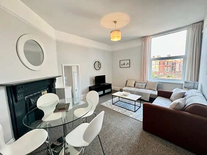 1 Bedroom Flat To Rent In Craneswater Ave, Southsea, PO4