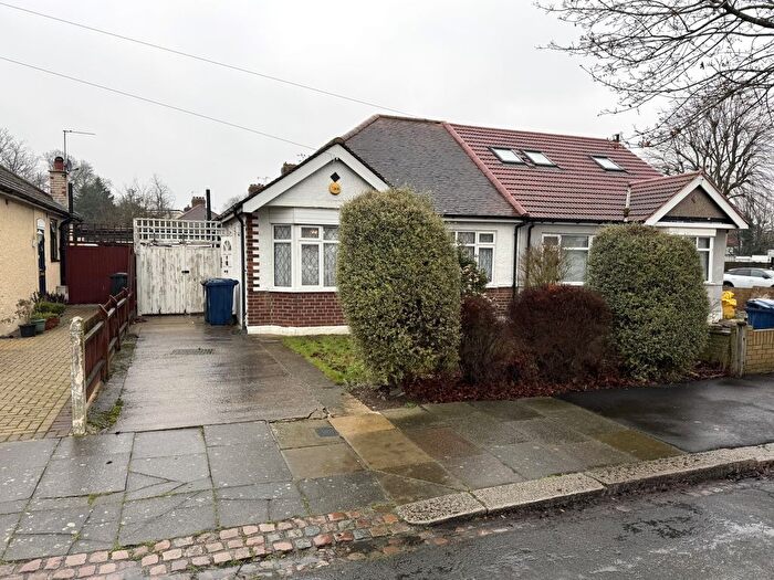 2 Bedroom Semi Detached Bungalow For Sale In Islip Gardens, Northolt, UB5