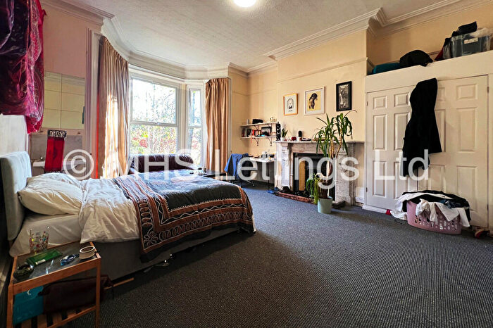 8 Bedroom Terraced House To Rent In Hyde Park Road, Leeds, LS6