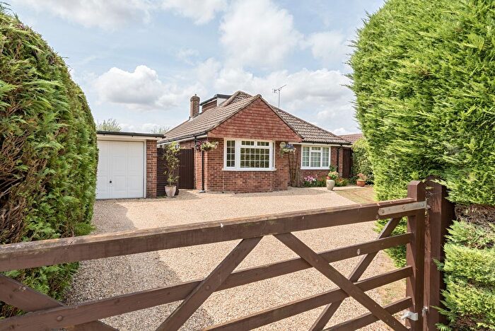 4 Bedroom Bungalow For Sale In Fairlands Road, Fairlands, Guildford, GU3