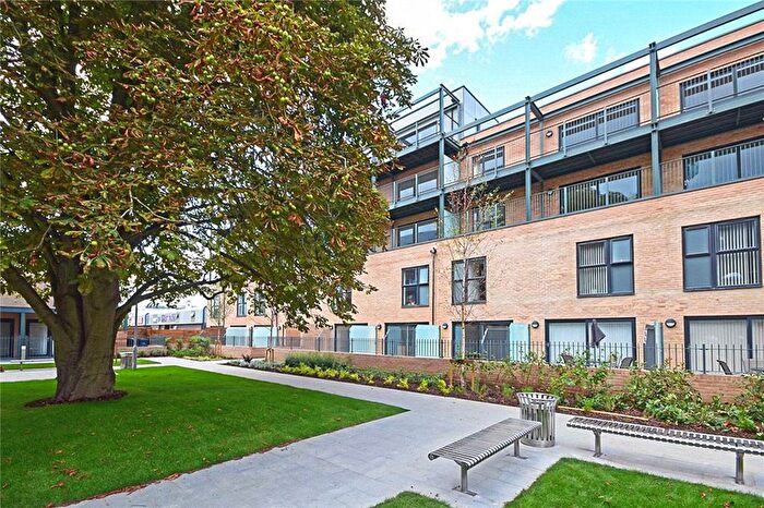 2 Bedroom Flat To Rent In Flamsteed Close, Cambridge, CB1