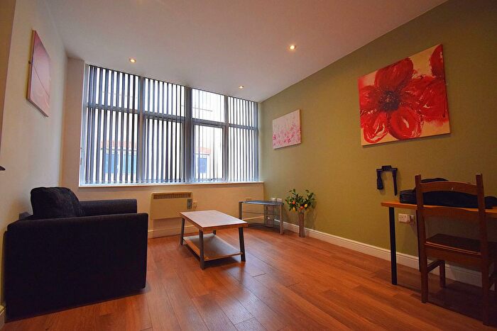 1 Bedroom Flat To Rent In Flat, Grosvenor Square - Regent Street, Northampton, NN1