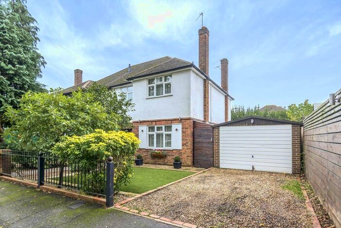 3 Bedroom Detached House To Rent In Grove Crescent, Walton-On-Thames, Surrey, KT12