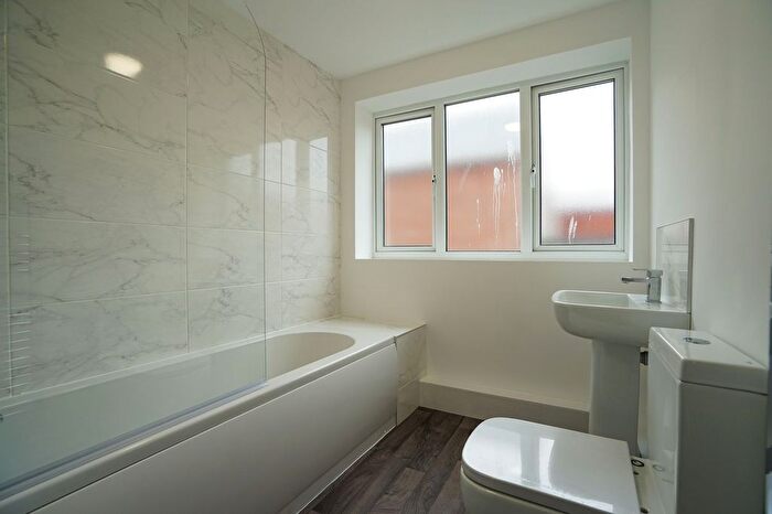 4 Bedroom Maisonette To Rent In Stanhope Road, South Shields, Tyne Amp; Wear, NE33