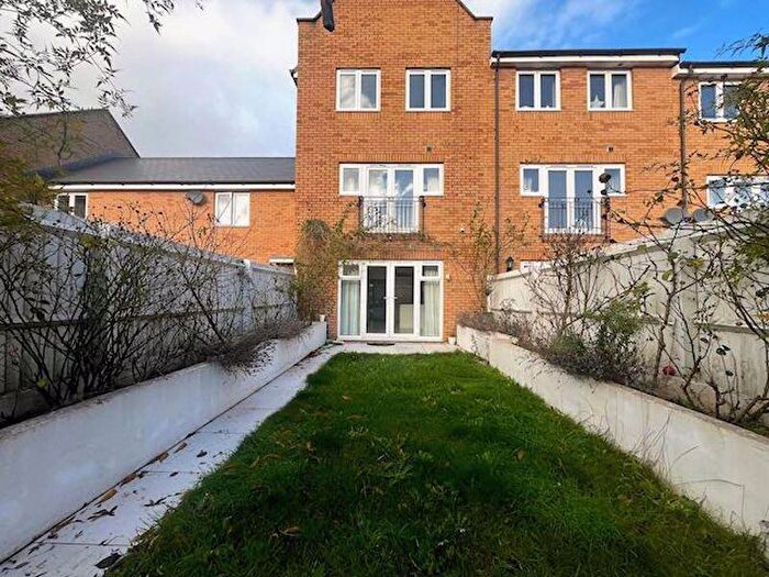 3 Bedroom Town House For Sale In Swithins Lane, Charlton Hayes, BS34