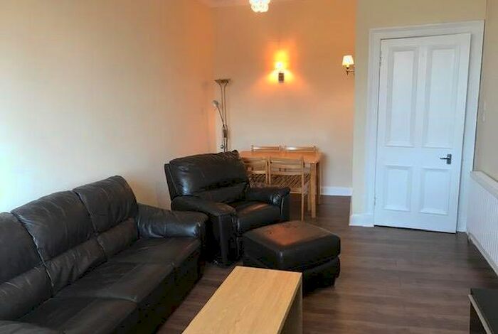 2 Bedroom Flat To Rent In Granton Road, Trinity, Edinburgh, EH5