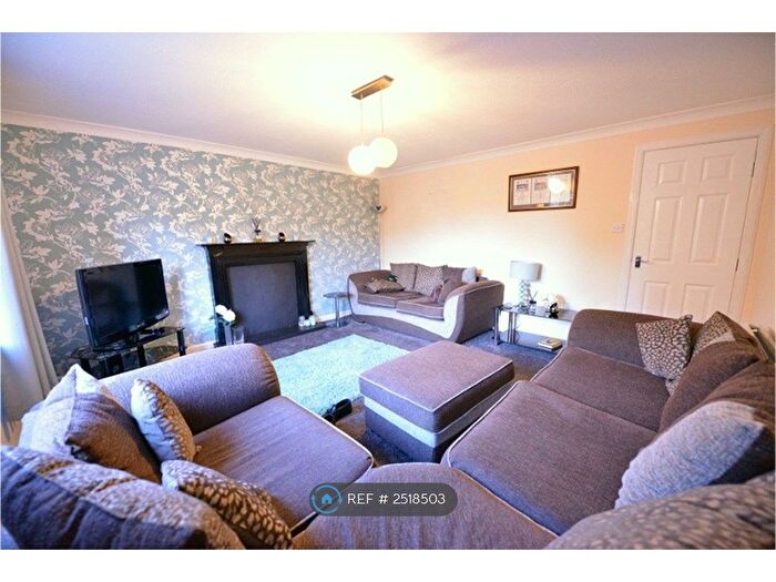 2 Bedroom Flat To Rent In Cornwall Street, Glasgow, G41