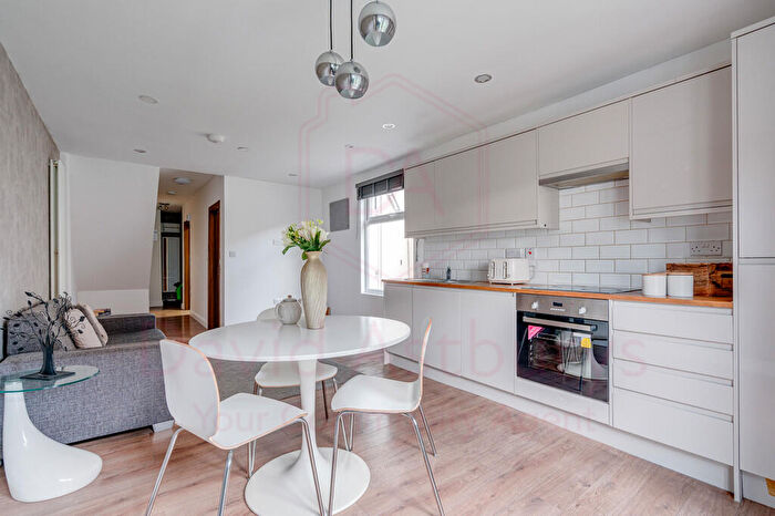 2 Bedroom Apartment To Rent In Ashford Road, Cricklewood, London, NW2