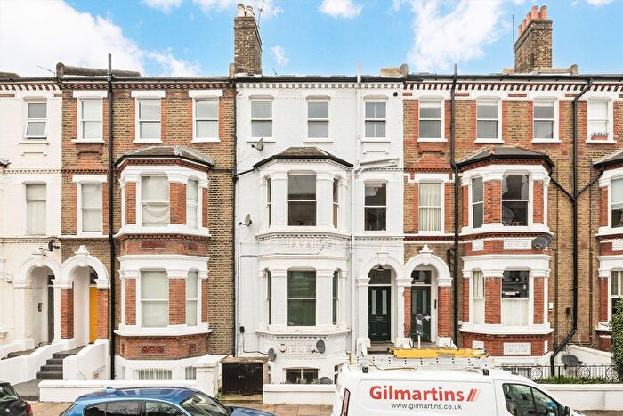 3 Bedroom Flat For Sale In Schubert Road, Putney, SW15