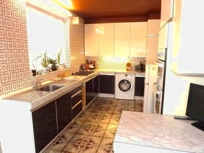 4 Bedroom Detached House For Sale In Dorset Drive, Canons Park, Edgware