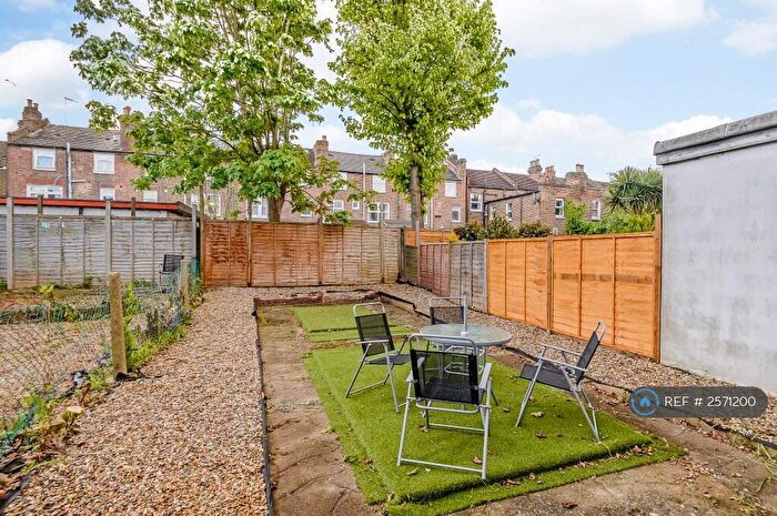 1 Bedroom Flat To Rent In Hornsey, London, N8