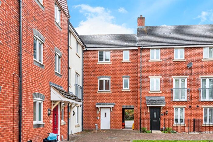 2 Bedroom Apartment For Sale In Mazurek Way, Swindon, SN25