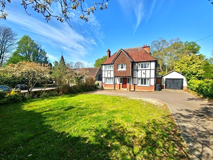 4 Bedroom Detached House To Rent In Winchester Road, Chandler's Ford, Hampshire, SO53