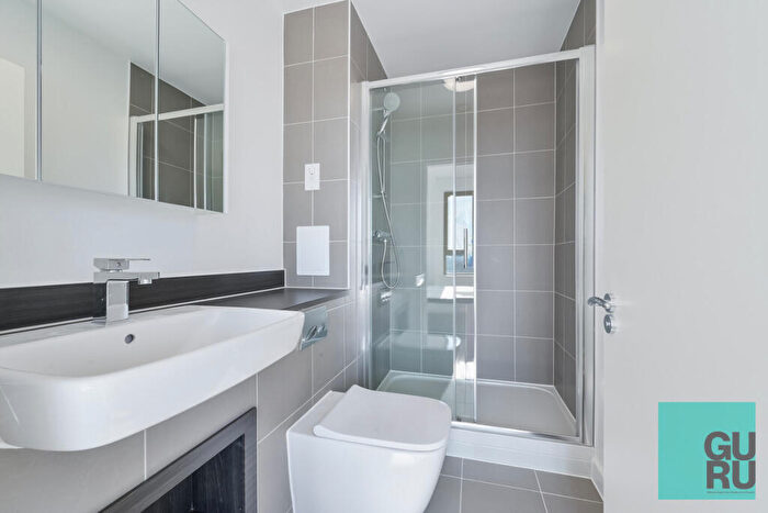 2 Bedroom Apartment To Rent In Bermondsey Heights, London, SE15