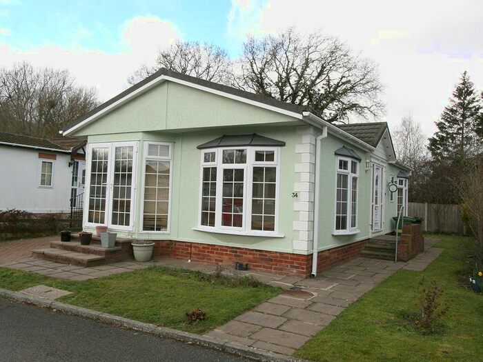 2 Bedroom Park Home For Sale In Bletchenden Road, Headcorn, TN27