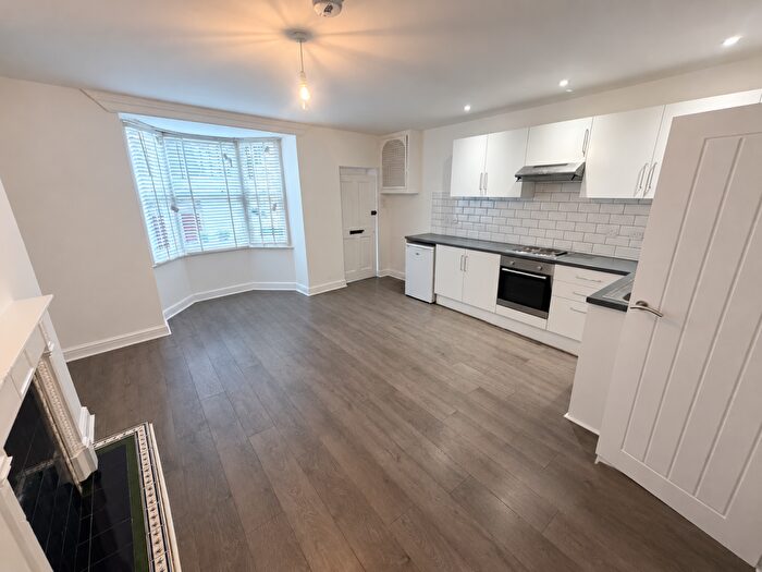 1 Bedroom Flat To Rent In Union Crescent, Margate, CT9